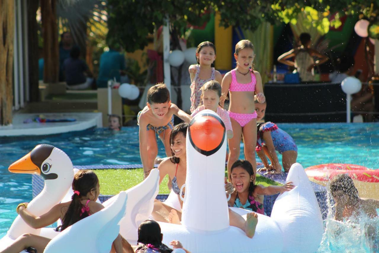 Seis Playas Hotel Tamarindo Eksteriør bilde